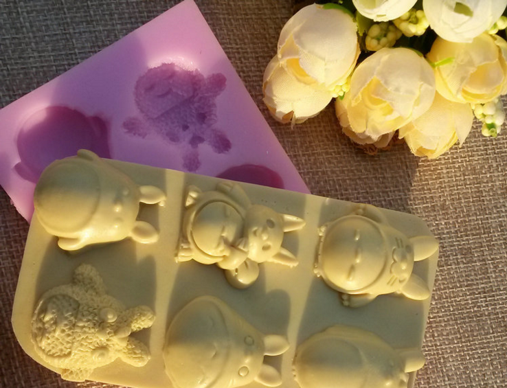 液態(tài)硅膠產(chǎn)品有溢料怎么解決 ？